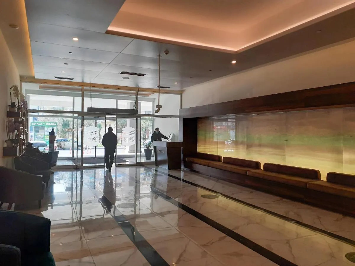 Studio On 42Th Floor - Orbi City 巴统 公寓